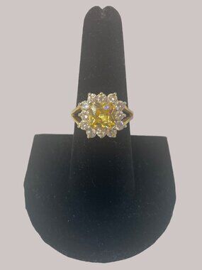 Yellow Gemstone Ring Crystal Accents Size 8 Gold Tone Elegant Vintage Style